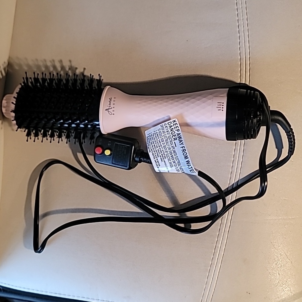 AIMA Beauty Hot Airbrush